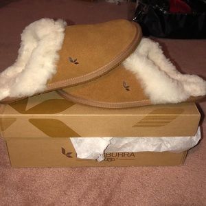 Kookaburra by Ugg women’s slip on slipper